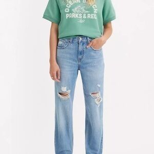 Levi’s women low Pro distress jean Size 31 Color Blue Wash